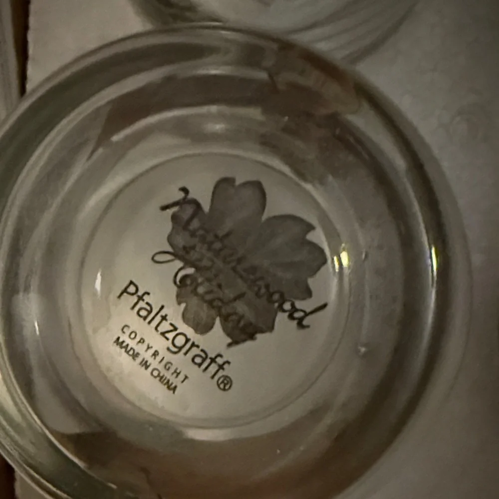 Pfaltzgraff Naturewood Holiday Glass Set of Four *box is a little worn but NU